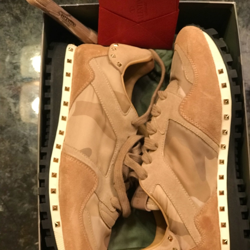 Women Authentic Valentino Rockstud Camo Sneakers - Picture 2 of 6